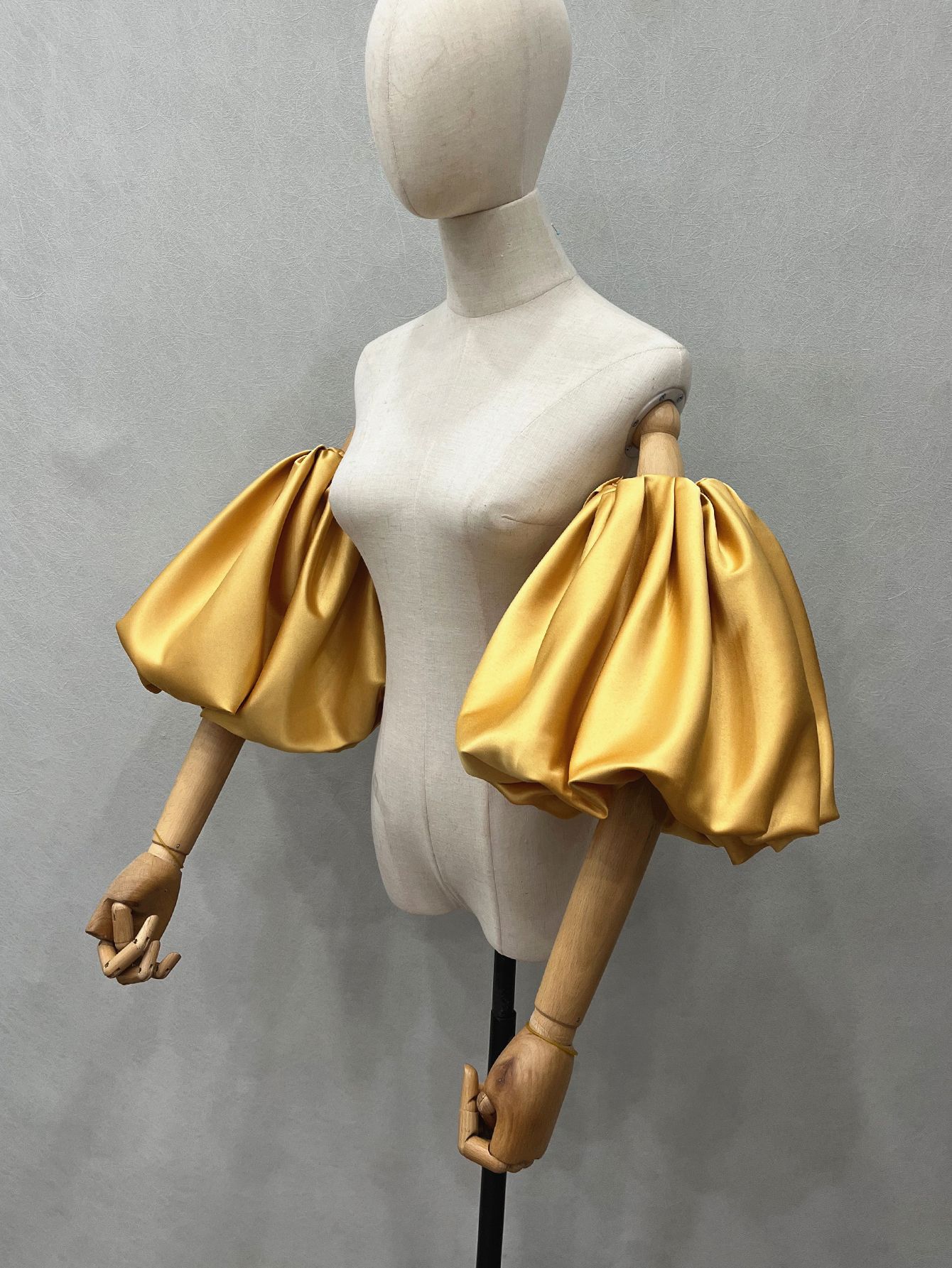 Women's Elegant Designer Puff  - Vintage Fashion Photography ulasan dan harga