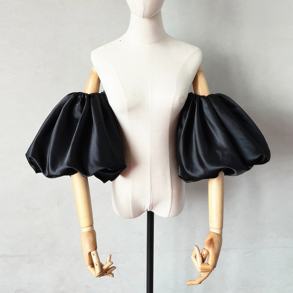 Women's Elegant Designer Puff  - Vintage Fashion Photography ulasan dan harga