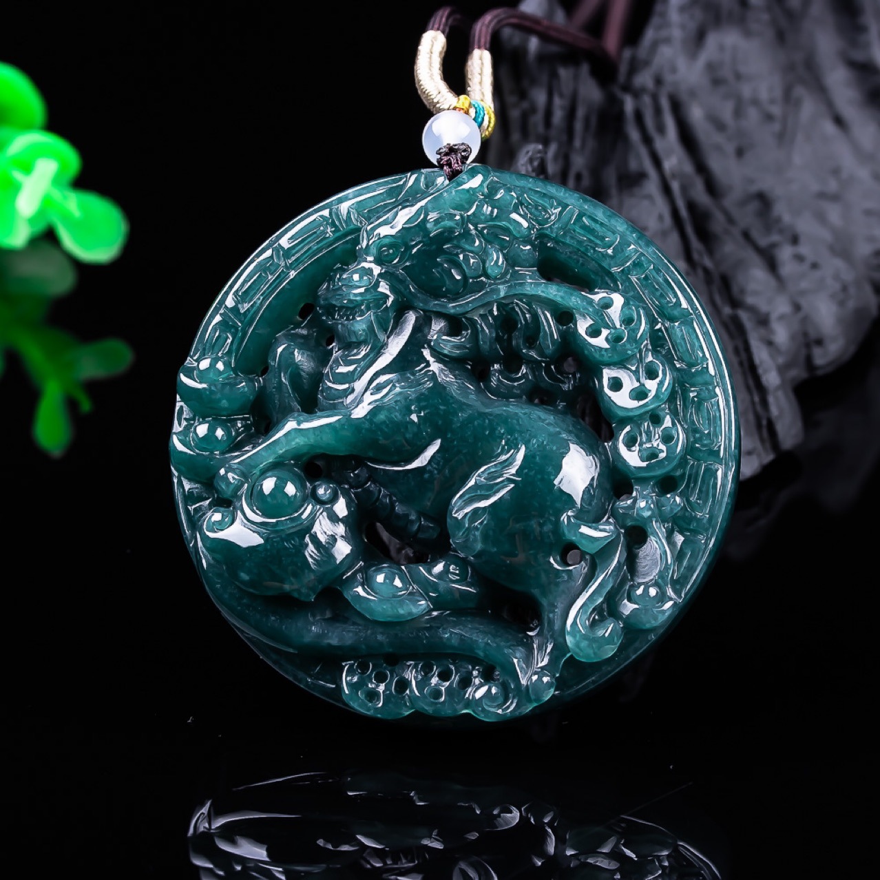 Burmese Jadeite Dragon Pendant - Vintage Fashion Women ulasan dan harga